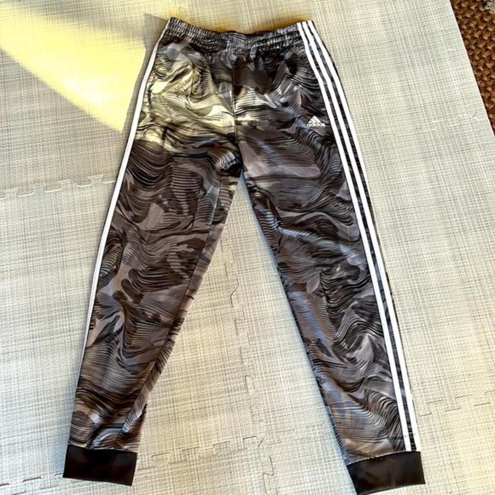 Adidas jogger pant